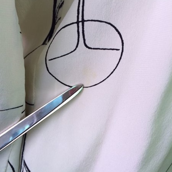 Mini dress with wine & lipstick theme - Picture 8 of 8